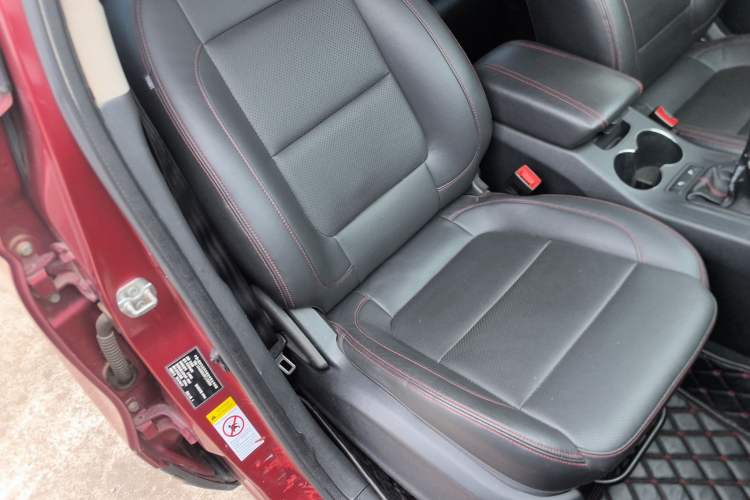 Used CHANGAN CS75 2014 2.0L Manual Leading Version China IV Standard Right Front Seat