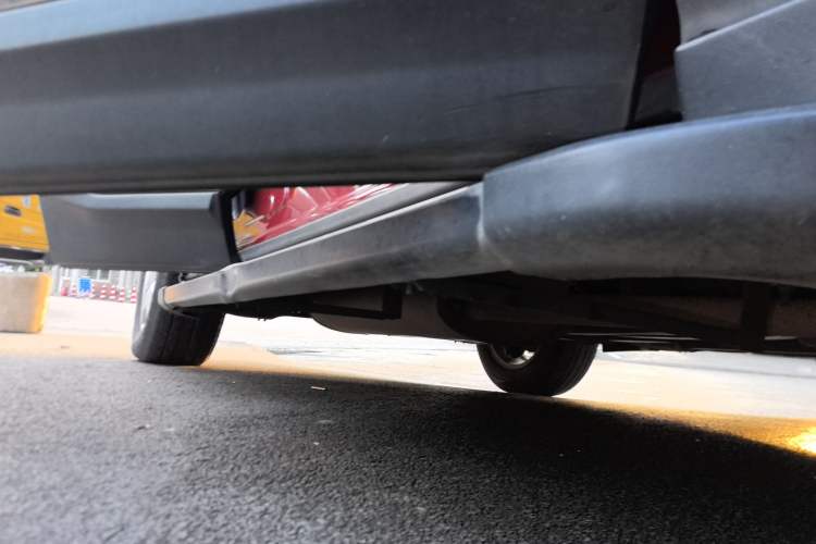 Used CHANGAN CS75 2014 1.8T Automatic Elite Model China IV Standard Right Side Sill