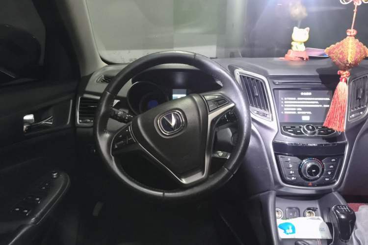 Used CHANGAN CS75 2014 2.0L Manual Luxury Version China IV Standard Steering Wheel