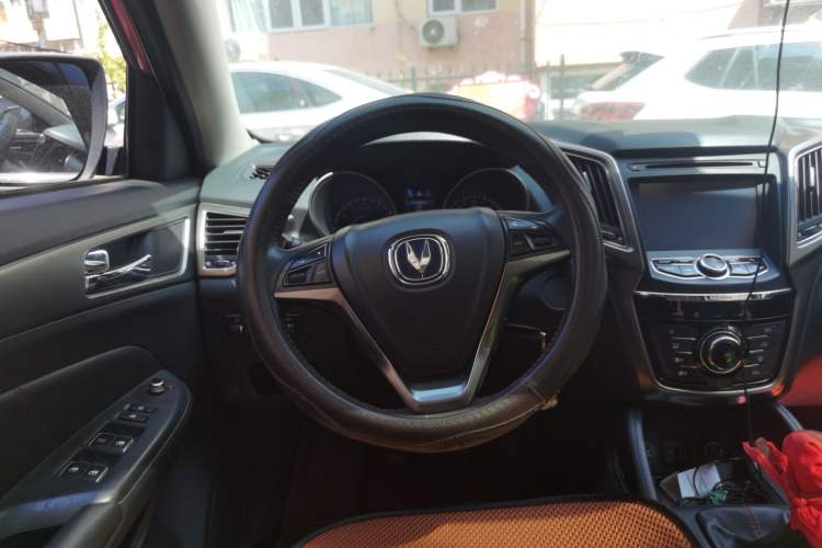 Used CHANGAN CS75 2014 2.0L Manual Luxury Version China IV Standard Steering Wheel