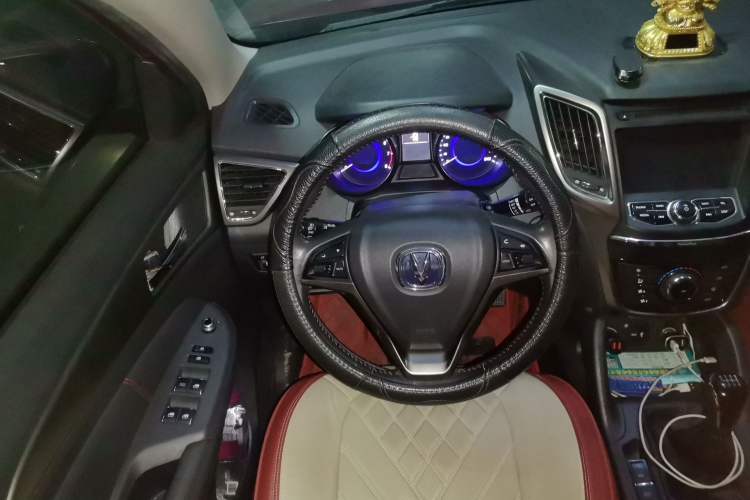 Used CHANGAN CS75 2014 2.0L Manual Luxury Version China IV Standard Steering Wheel