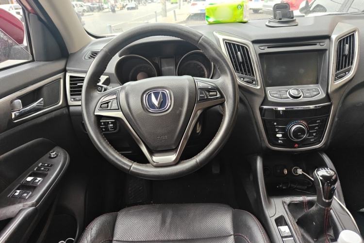 Used CHANGAN CS75 2014 2.0L Manual Luxury Version China IV Standard Steering Wheel