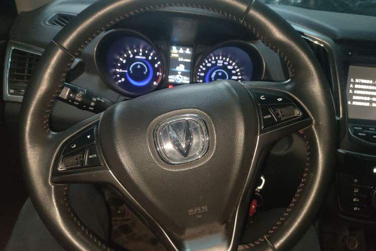 Used CHANGAN CS75 2014 2.0L Manual Luxury Version China IV Standard Steering Wheel