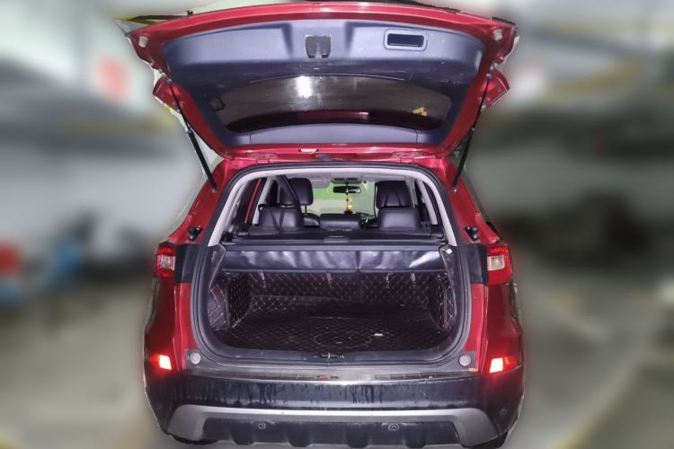 Used CHANGAN CS75 2014 2.0L Manual Luxury Version China IV Standard Trunk