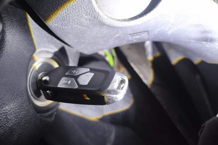 Used CHANGAN CS75 2014 2.0L Manual Luxury Version China IV Standard Vehicle Key