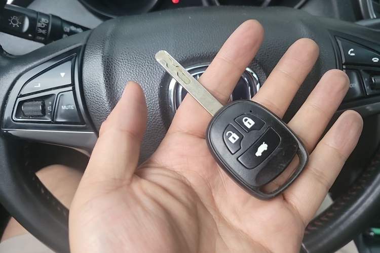 Used CHANGAN CS75 2014 2.0L Manual Luxury Version China IV Standard Vehicle Key