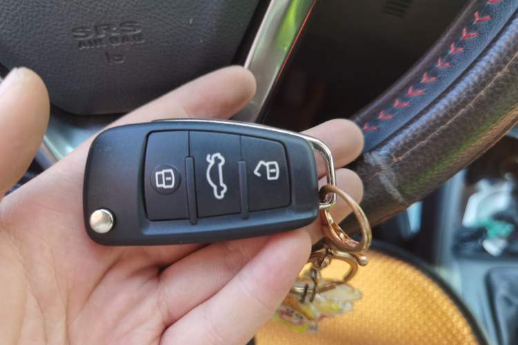 Used CHANGAN CS75 2014 2.0L Manual Luxury Version China IV Standard Vehicle Key