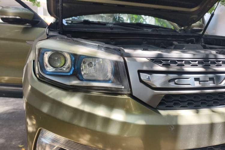Used CHANGAN CS75 2014 1.8T Automatic Elite Model China IV Standard Right Front Headlight