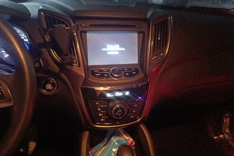 Used CHANGAN CS75 2014 1.8T Automatic Elite Version China V Standard Audio And AC Panel