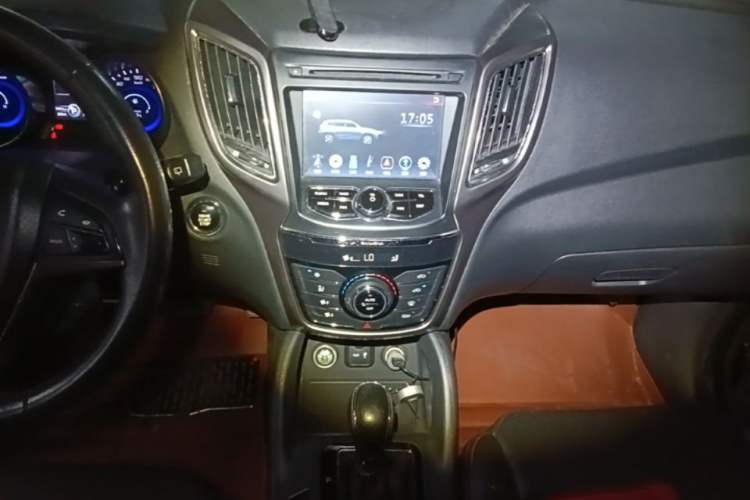 Used CHANGAN CS75 2014 1.8T Automatic Elite Version China V Standard Audio And AC Panel