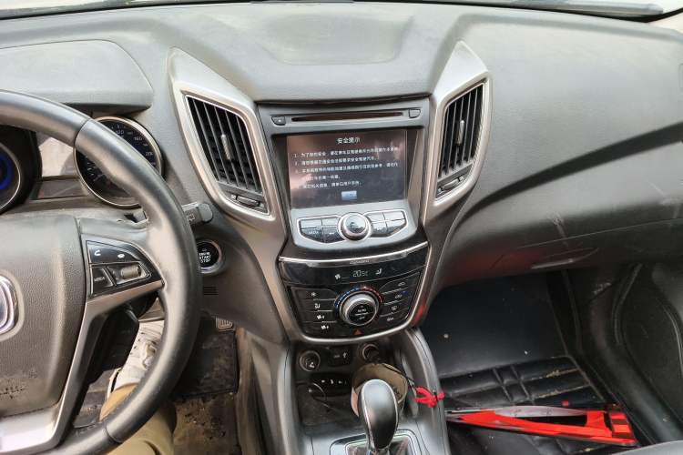 Used CHANGAN CS75 2014 1.8T Automatic Elite Version China V Standard Audio And AC Panel