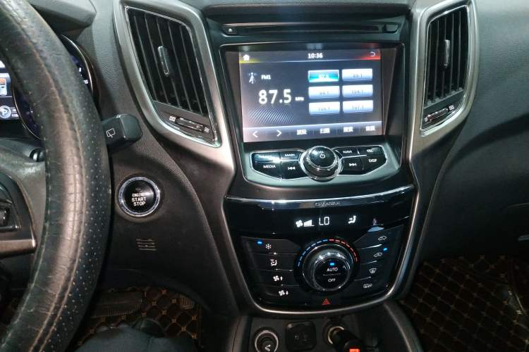 Used CHANGAN CS75 2014 1.8T Automatic Prestige Model China IV Standard Audio And AC Panel