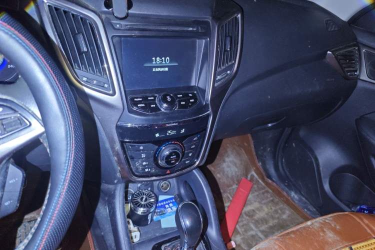Used CHANGAN CS75 2014 1.8T Automatic Elite Model China IV Standard Audio And AC Panel