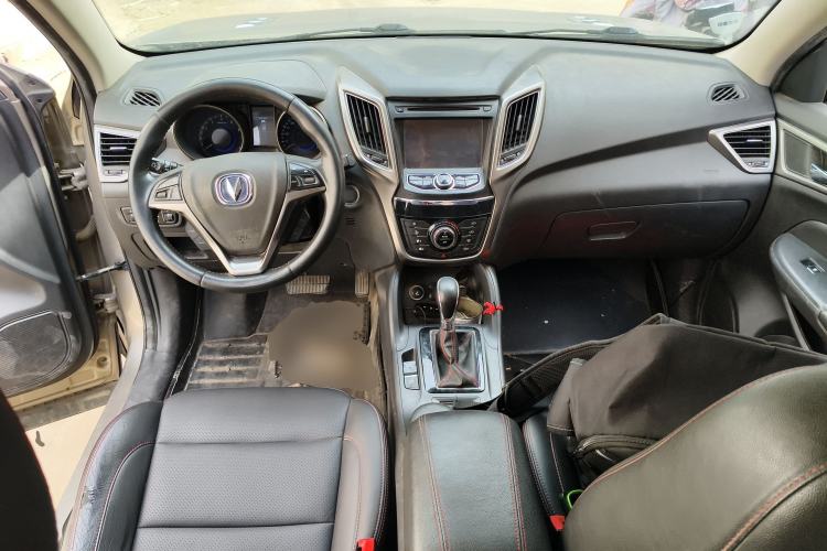 Used CHANGAN CS75 2014 1.8T Automatic Elite Version China V Standard Center Console