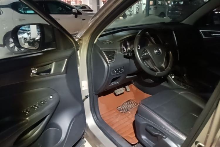 Used CHANGAN CS75 2014 1.8T Automatic Elite Version China V Standard Driver Seat