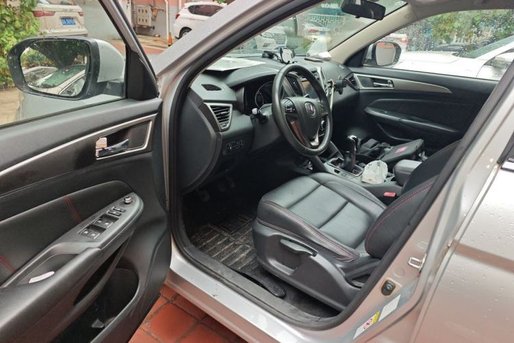 Used CHANGAN CS75 2014 2.0L Manual Luxury Version China IV Standard Driver Seat