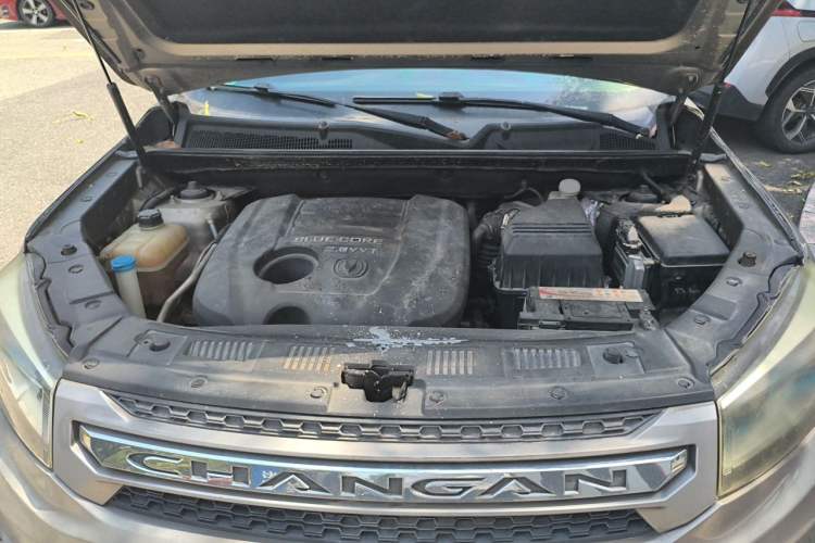 Used CHANGAN CS75 2014 2.0L Manual Luxury Version China IV Standard Engine Bay