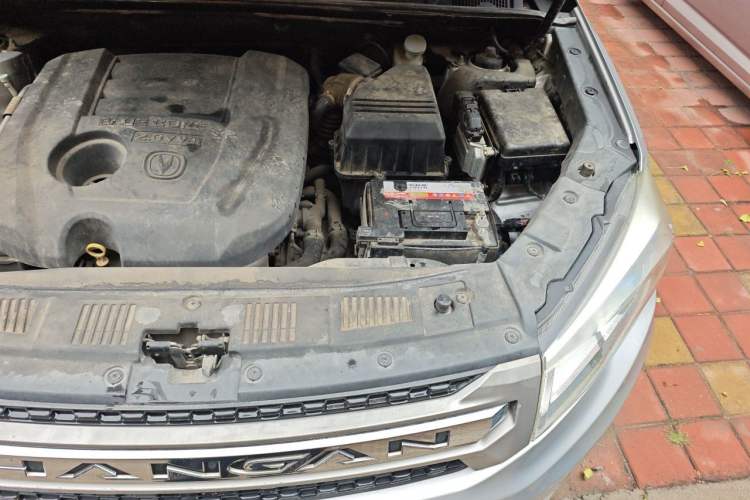 Used CHANGAN CS75 2014 2.0L Manual Luxury Version China IV Standard Engine Bay Left