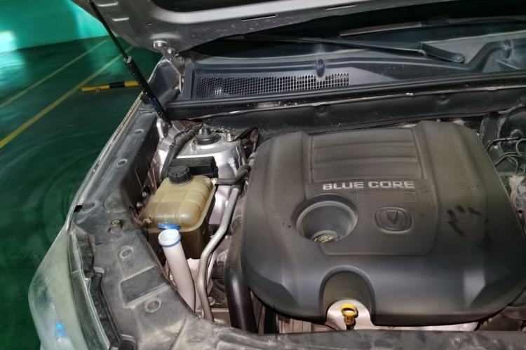 Used CHANGAN CS75 2014 1.8T Automatic Prestige Model China IV Standard Engine Bay Right
