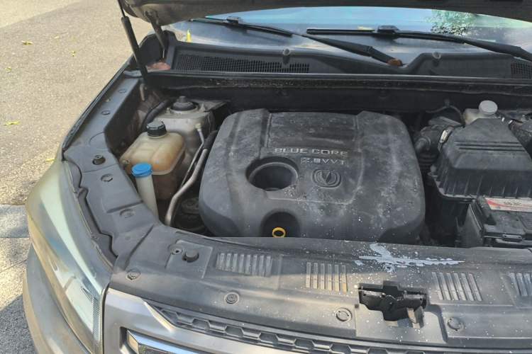 Used CHANGAN CS75 2014 2.0L Manual Luxury Version China IV Standard Engine Bay Right