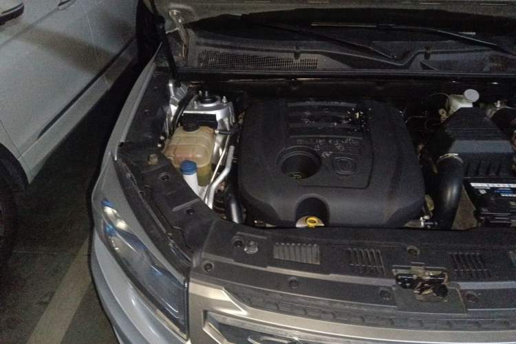 Used CHANGAN CS75 2014 1.8T Automatic Elite Version China V Standard Engine Bay Right