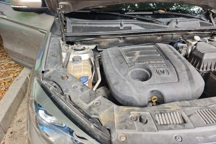 Used CHANGAN CS75 2014 2.0L Manual Luxury Version China V Standard Engine Bay Right