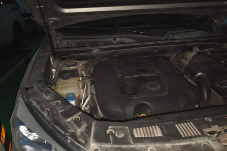 Used CHANGAN CS75 2014 1.8T Automatic Elite Model China IV Standard Engine Bay Right