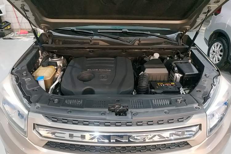 Used CHANGAN CS75 2014 1.8T Automatic Prestige Model China IV Standard Engine Bay
