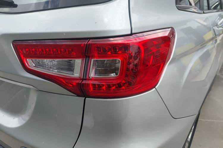 Used CHANGAN CS75 2014 1.8T Automatic Prestige Model China V Standard Exterior 6