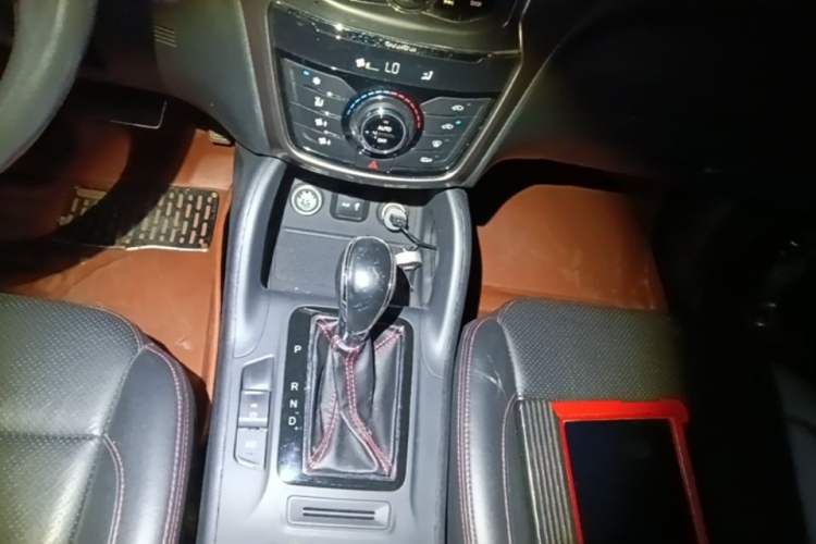 Used CHANGAN CS75 2014 1.8T Automatic Elite Version China V Standard Gear Lever