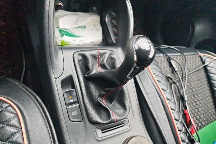 Used CHANGAN CS75 2014 2.0L Manual Luxury Version China V Standard Gear Lever
