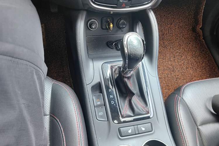 Used CHANGAN CS75 2014 1.8T Automatic Prestige Model China V Standard Gear Lever