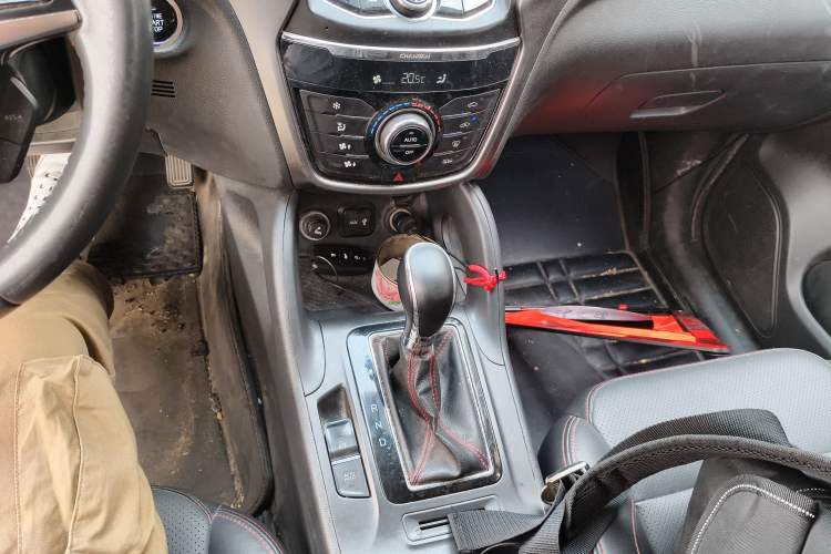 Used CHANGAN CS75 2014 1.8T Automatic Elite Version China V Standard Gear Lever