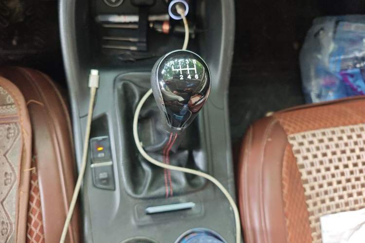 Used CHANGAN CS75 2014 2.0L Manual Luxury Version China V Standard Gear Lever