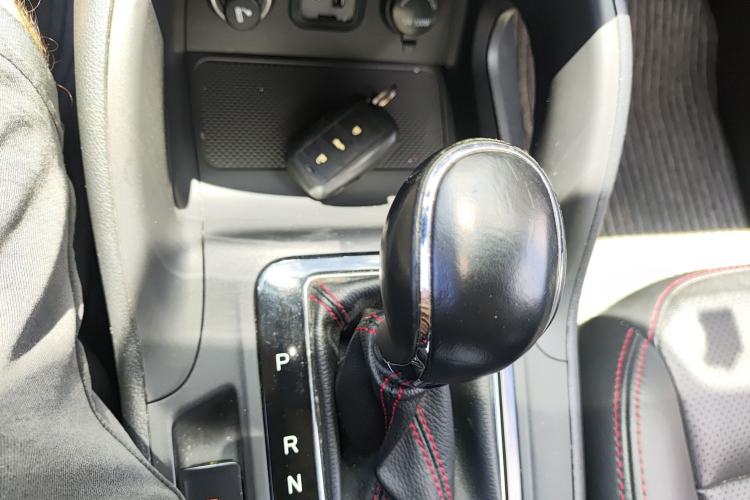 Used CHANGAN CS75 2014 1.8T Automatic Prestige Model China V Standard Gear Lever