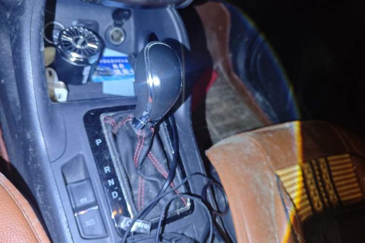 Used CHANGAN CS75 2014 1.8T Automatic Elite Model China IV Standard Gear Lever