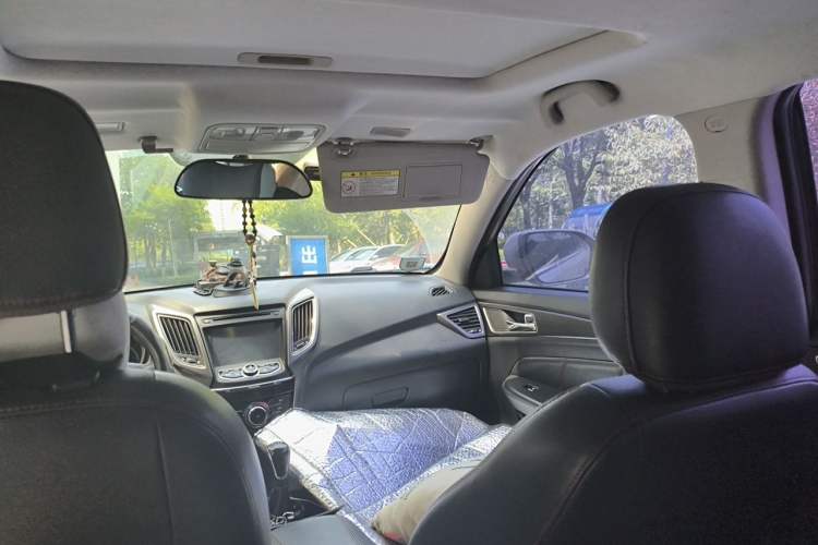 Used CHANGAN CS75 2014 2.0L Manual Luxury Version China IV Standard Headliner