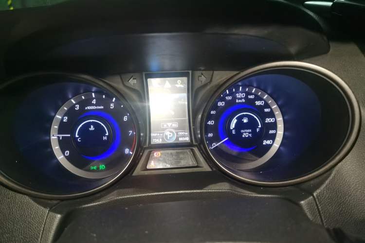 Used CHANGAN CS75 2014 1.8T Automatic Prestige Model China IV Standard Instrument Cluster