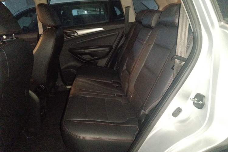Used CHANGAN CS75 2014 1.8T Automatic Elite Version China V Standard Interior 4
