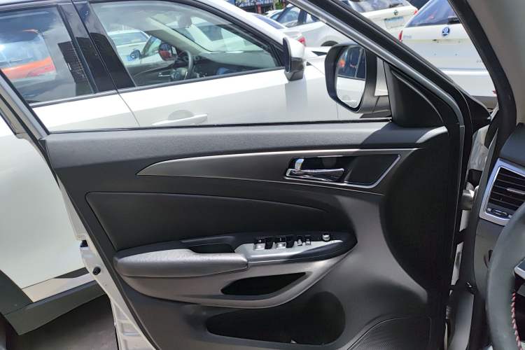 Used CHANGAN CS75 2014 1.8T Automatic Prestige Model China V Standard Interior 7