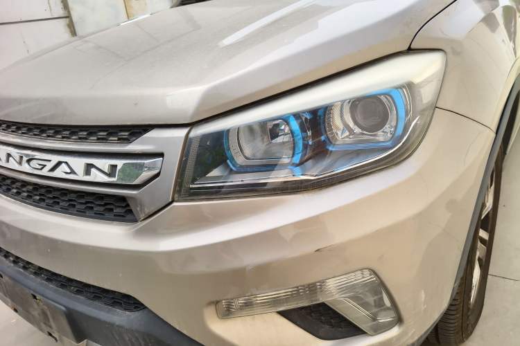 Used CHANGAN CS75 2014 1.8T Automatic Elite Version China V Standard Left Front Headlight
