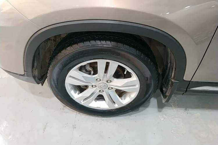 Used CHANGAN CS75 2014 1.8T Automatic Prestige Model China IV Standard Left Front Wheel Hub