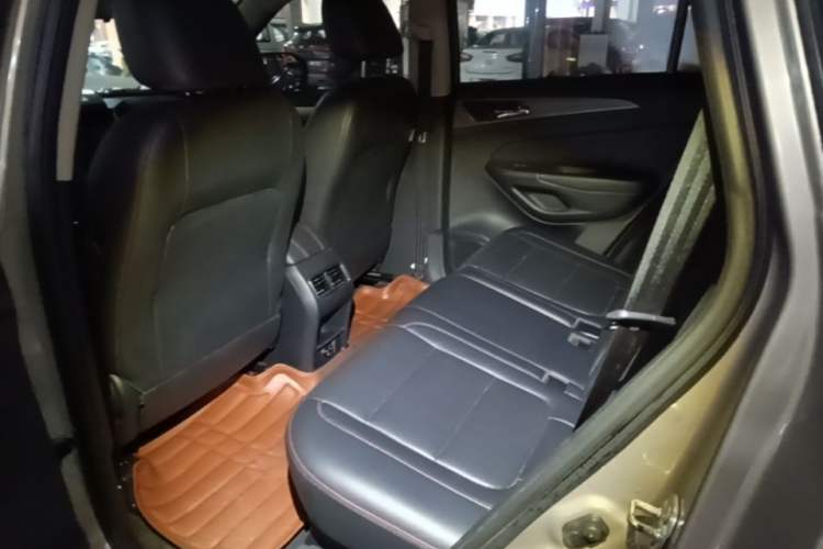 Used CHANGAN CS75 2014 1.8T Automatic Elite Version China V Standard Left Rear Seat