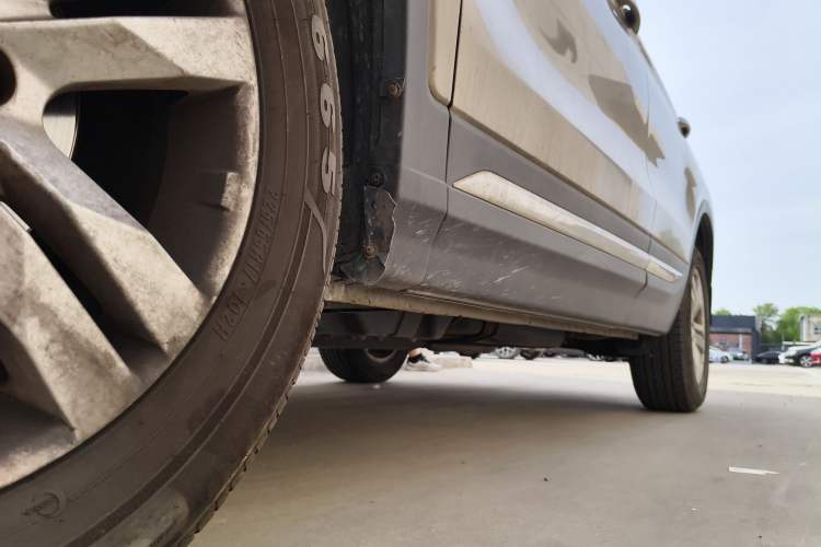 Used CHANGAN CS75 2014 1.8T Automatic Elite Version China V Standard Left Side Sill