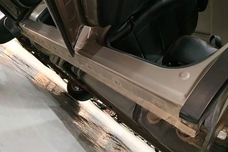 Used CHANGAN CS75 2014 1.8T Automatic Prestige Model China IV Standard Left Side Sill