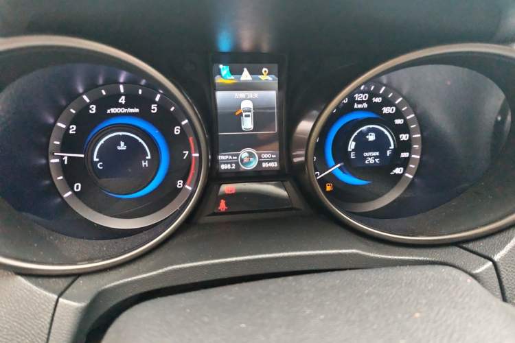 Used CHANGAN CS75 2014 2.0L Manual Luxury Version China V Standard Odometer Close Up