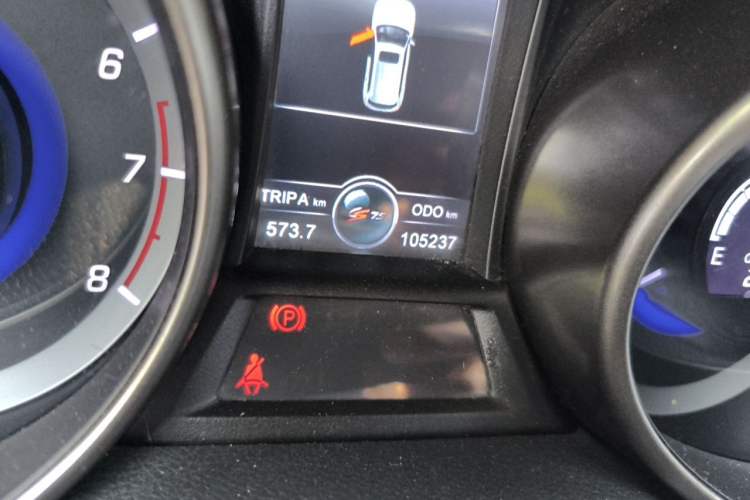 Used CHANGAN CS75 2014 2.0L Manual Luxury Version China IV Standard Odometer Close Up