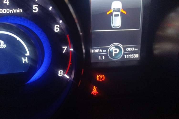Used CHANGAN CS75 2014 1.8T Automatic Elite Version China V Standard Odometer Close Up