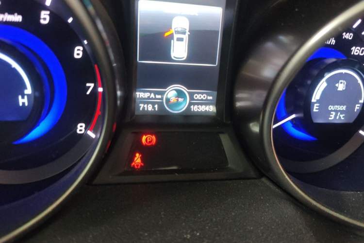 Used CHANGAN CS75 2014 2.0L Manual Luxury Version China V Standard Odometer Close Up