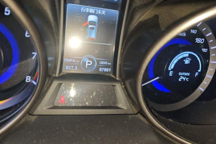 Used CHANGAN CS75 2014 1.8T Automatic Elite Model China IV Standard Odometer Close Up